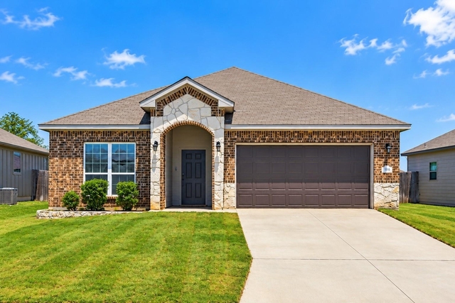 1125 Lakeway Crossing Dr - Photo 1
