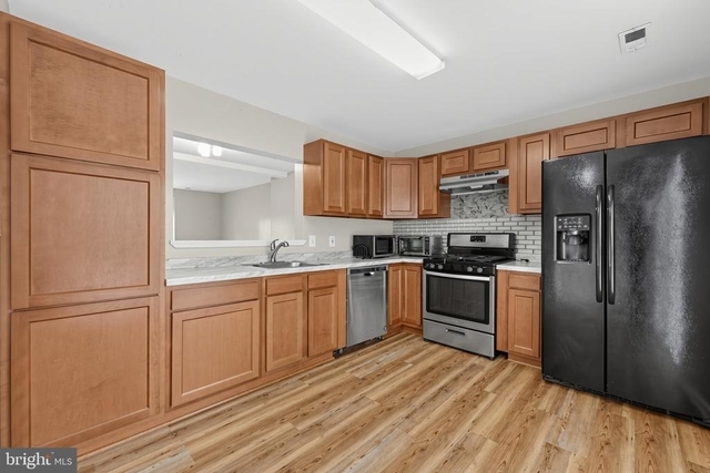 910 Southern Avenue Se - Photo 1