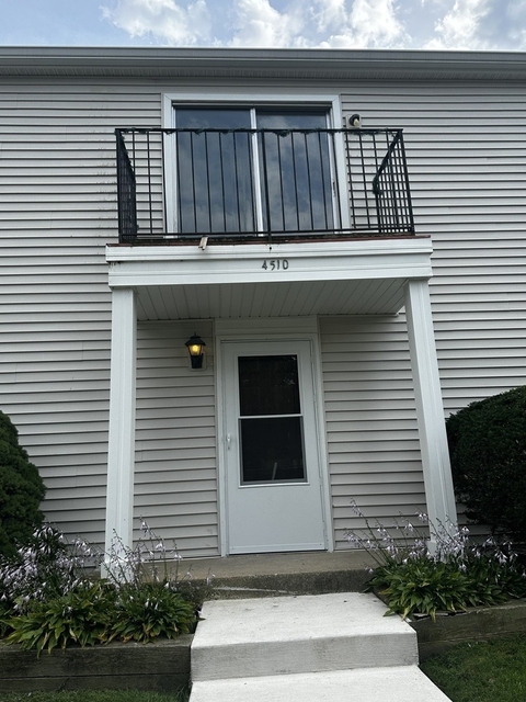 451 James Court - Photo 1
