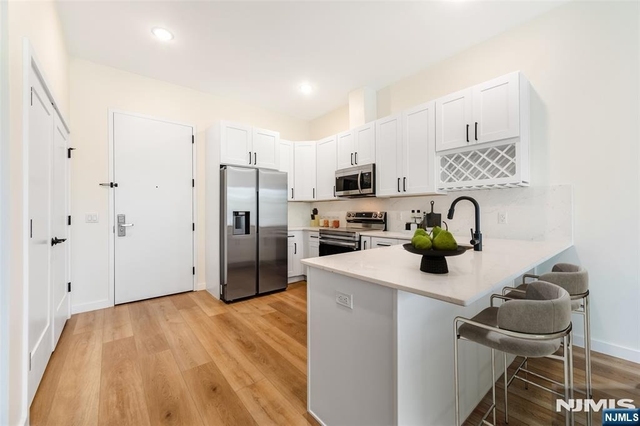 51 Queen Anne - Photo 1