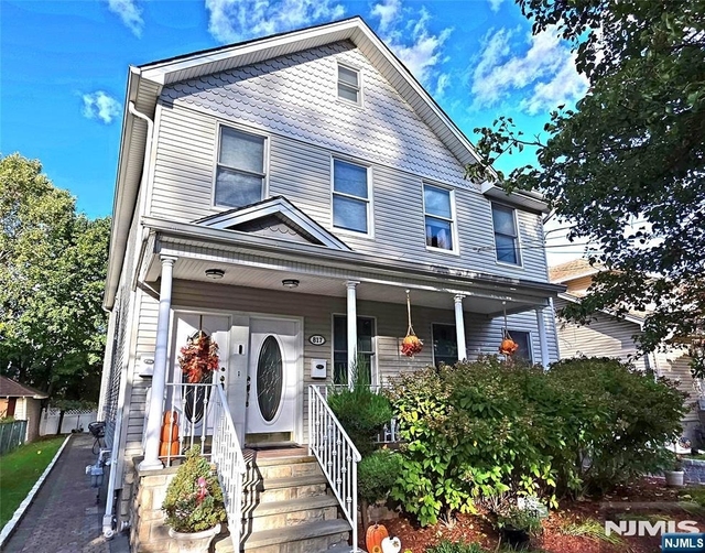 817 Elm - Photo 1