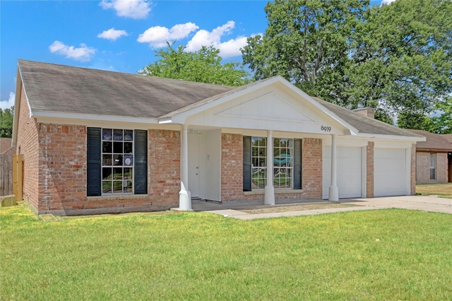 6919 Silver Star Drive - Photo 1
