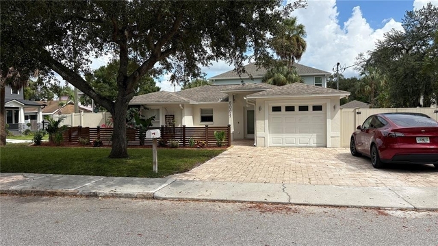 6001 N Lynn Avenue - Photo 1