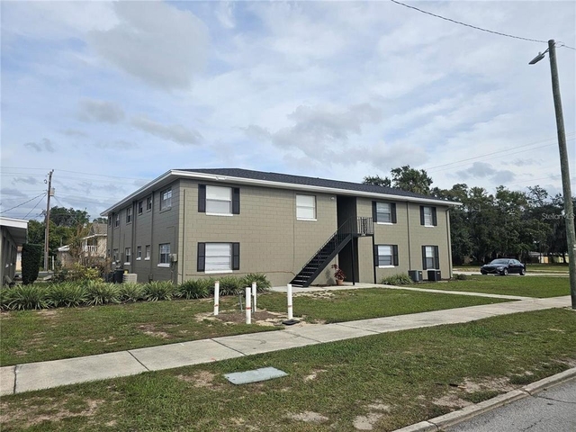 131 Avenue B Ne - Photo 1