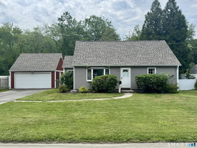 5 Bethpage Drive - Photo 1