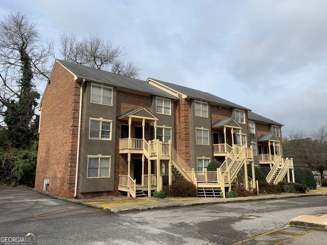 935 Baxter Street - Photo 1