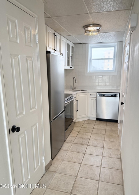 448 Ocean Avenue N - Photo 1