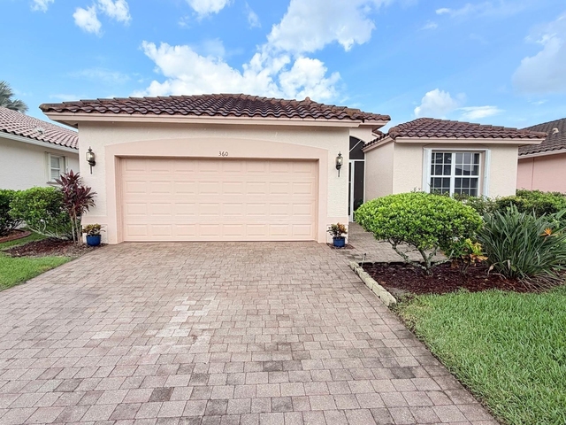 360 Nw Sunview Way - Photo 1