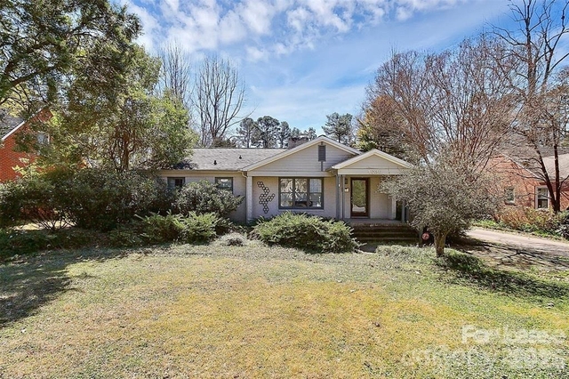 1326 Pinecrest Avenue - Photo 1