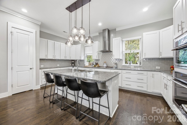 863 Academy Street - Photo 1