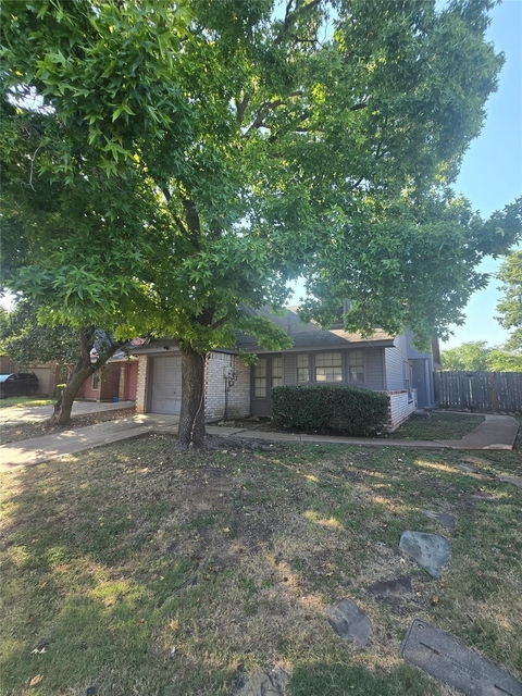 919 Gaynor Avenue - Photo 1