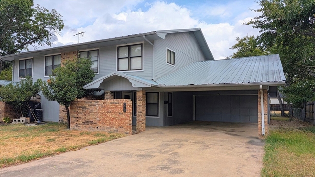 320 N Charles Street - Photo 1
