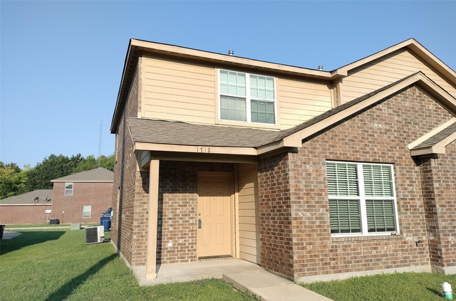 1712 S Waco Street - Photo 1