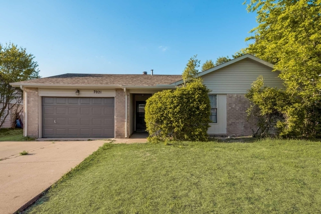 7021 Lincolnshire Lane - Photo 1