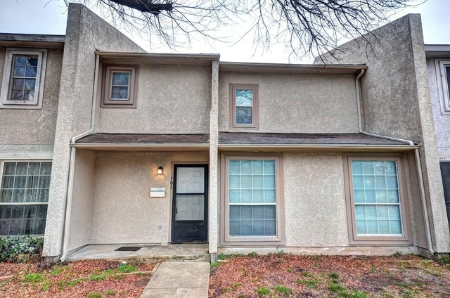 707 E Shady Grove Road - Photo 1