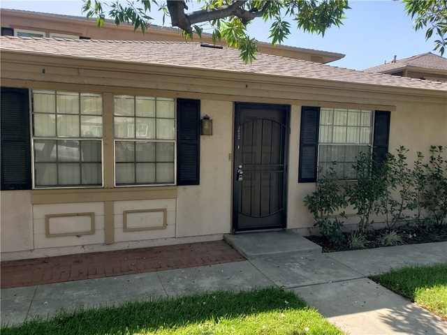 1022 W Calle De Las Estrellas - Photo 1