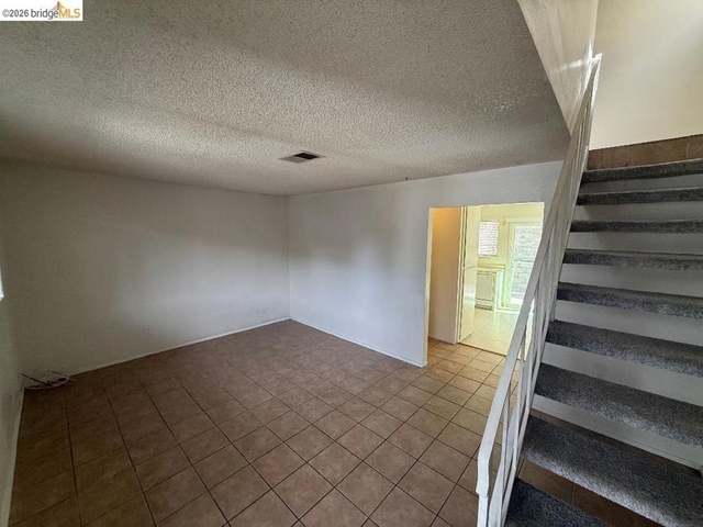 2213 L St - Photo 1