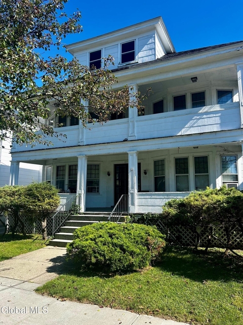 895 Park Avenue - Photo 1
