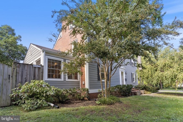 3114 Russell Road - Photo 1