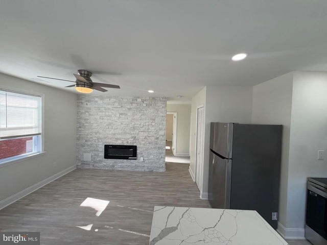 1609 E Gowen Avenue - Photo 1