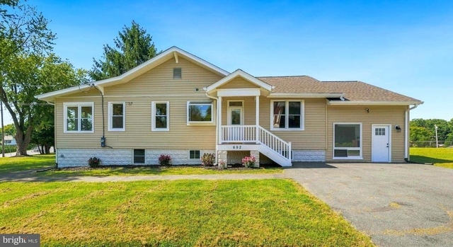 692 Ridge - Photo 1