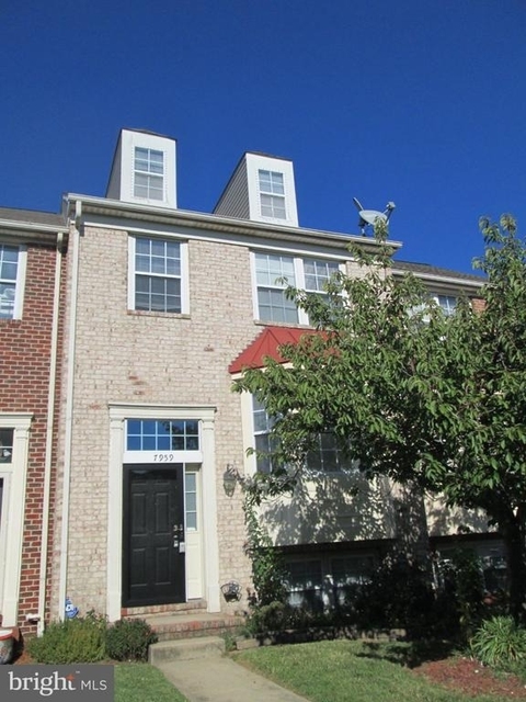 7959 River Rock Way - Photo 1