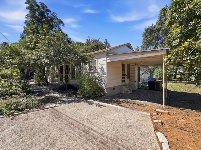 1402 Hillside Ave - Photo 1