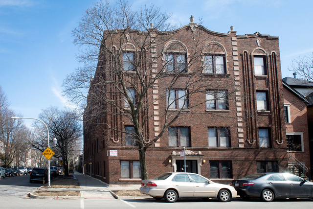 3325 N Lakewood Avenue - Photo 1