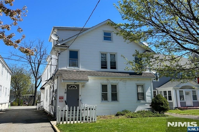 18 Lexington - Photo 1