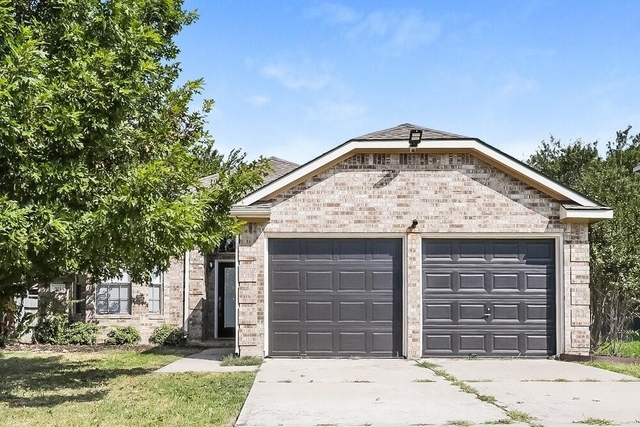 311 Lake View Drive - Photo 1