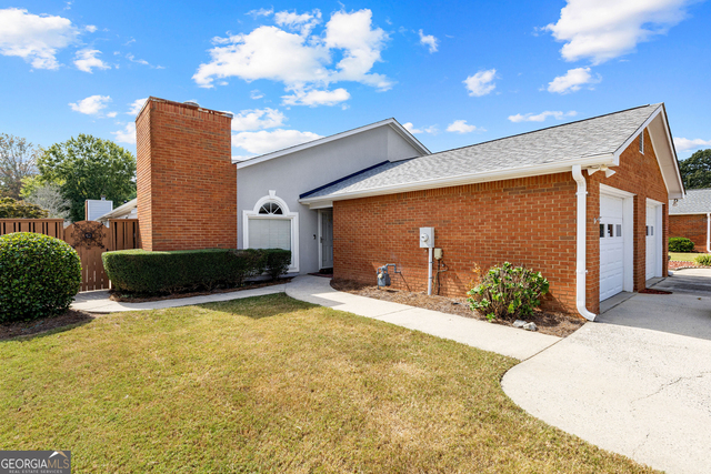 120 Courtyard Lane - Photo 1