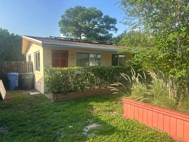 160 Nw 43rd Court - Photo 1