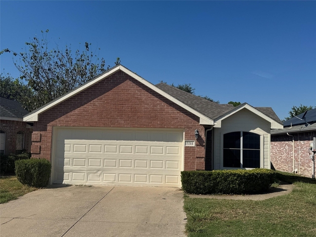 2211 Brookview Drive - Photo 1