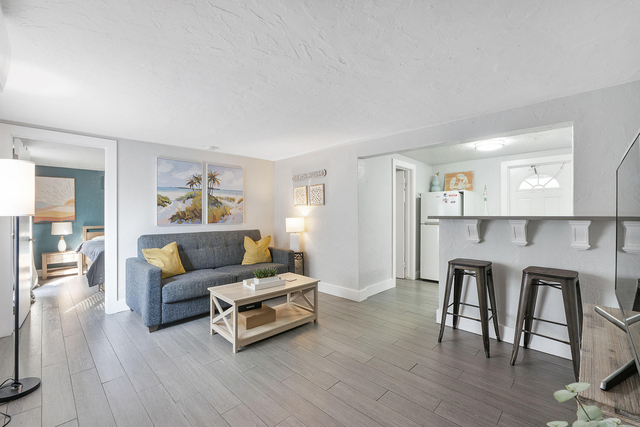 551 Sw 13th Avenue - Photo 1