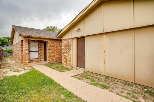 10265 Aurora Drive - Photo 1