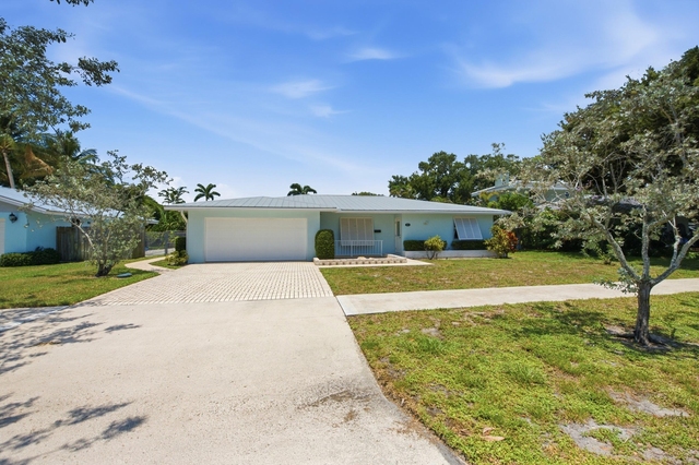 916 Evergreen Drive - Photo 1