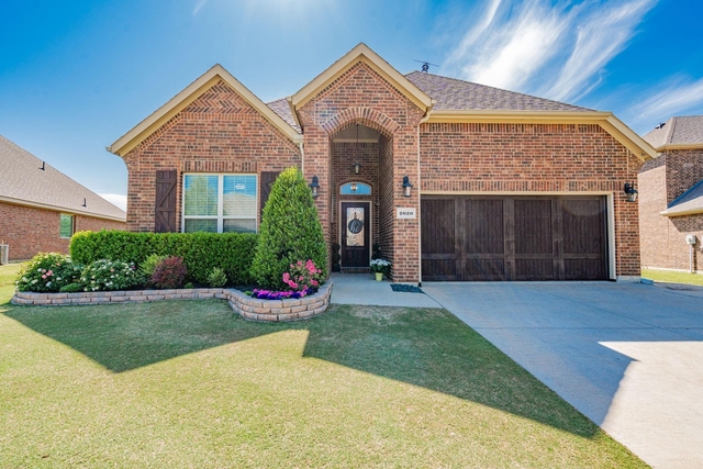 2620 Sabine Circle - Photo 1