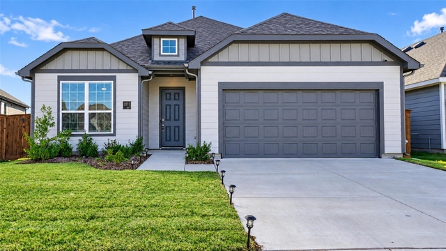 3211 Buffalo Creek Circle - Photo 1