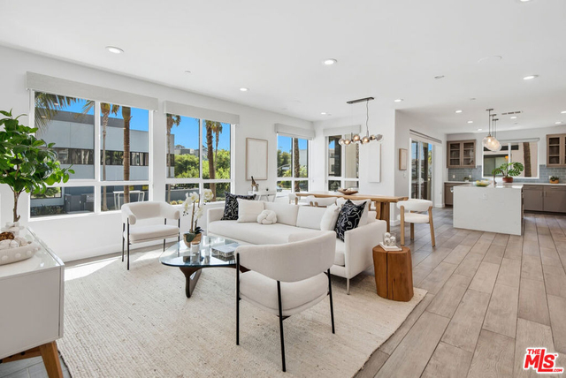 12550 W Fielding Circle - Photo 1