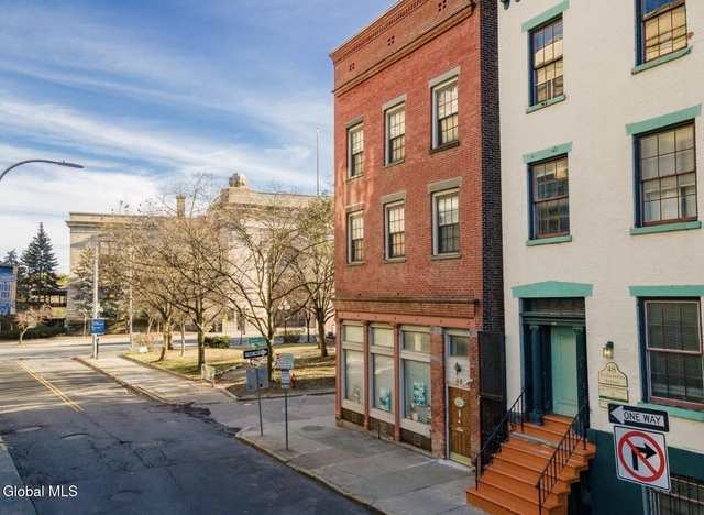46 Columbia Street - Photo 1