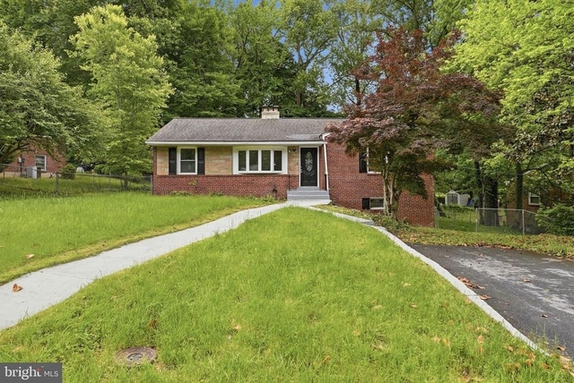 4915 Sharon Road - Photo 1