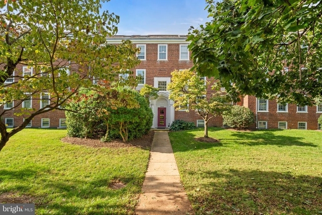 3864 Porter Street Nw - Photo 1