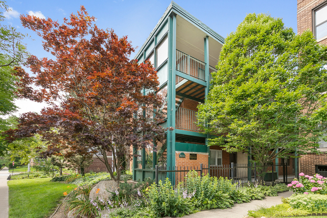 7606 N Eastlake Terrace - Photo 1