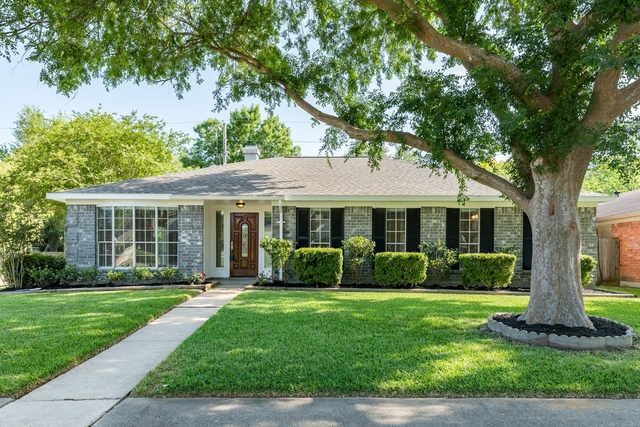 3042 Pecan Point Drive - Photo 1