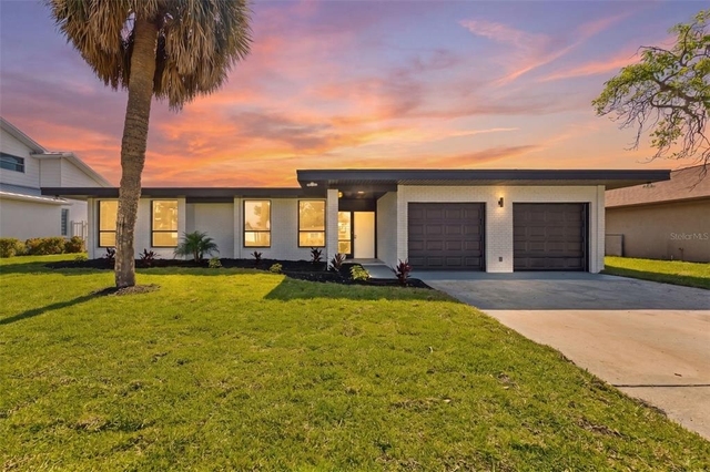 3917 E Eden Roc Circle - Photo 1