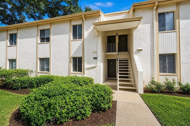 205 Palmetto Court - Photo 1