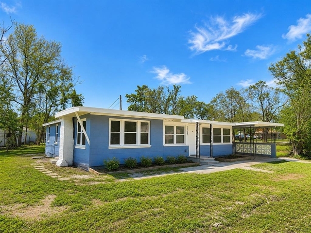 1207 Kingston Avenue - Photo 1