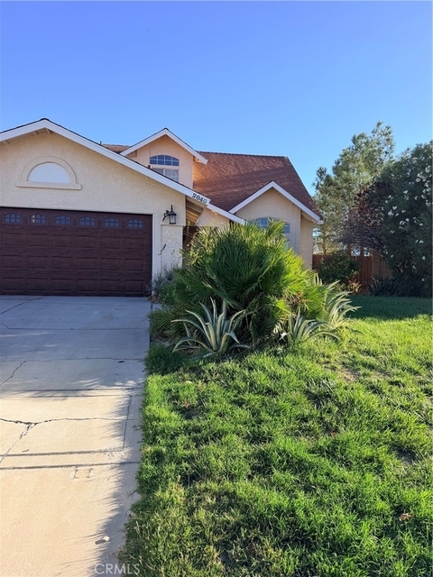 2040 Candice Ave - Photo 1