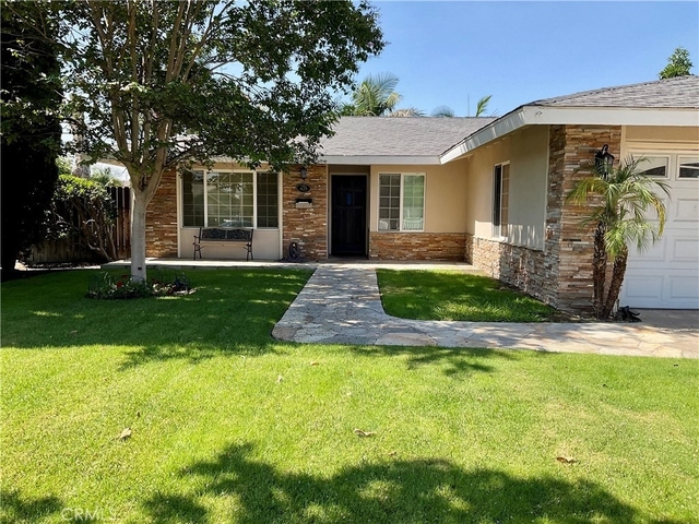 425 N Roni Lane - Photo 1