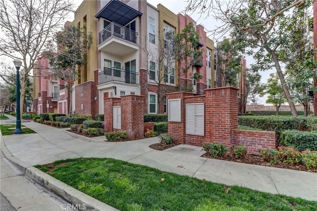 706 W First Street - Photo 1